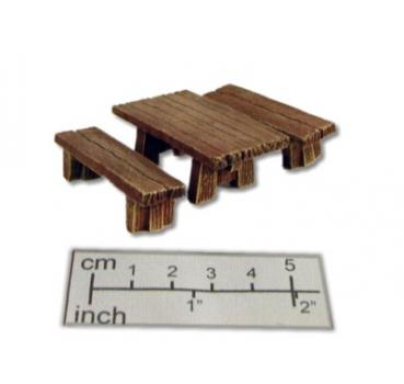 Tisch mit 2 Bänken