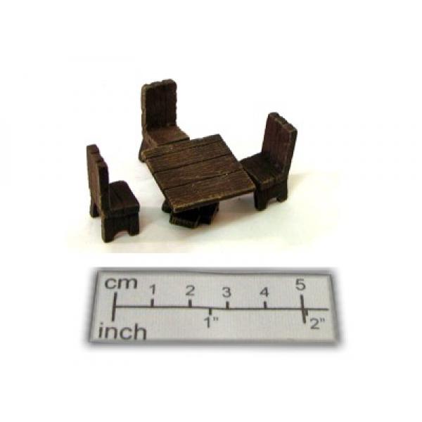 Tisch (Quadrat) mit 3 Stühlen