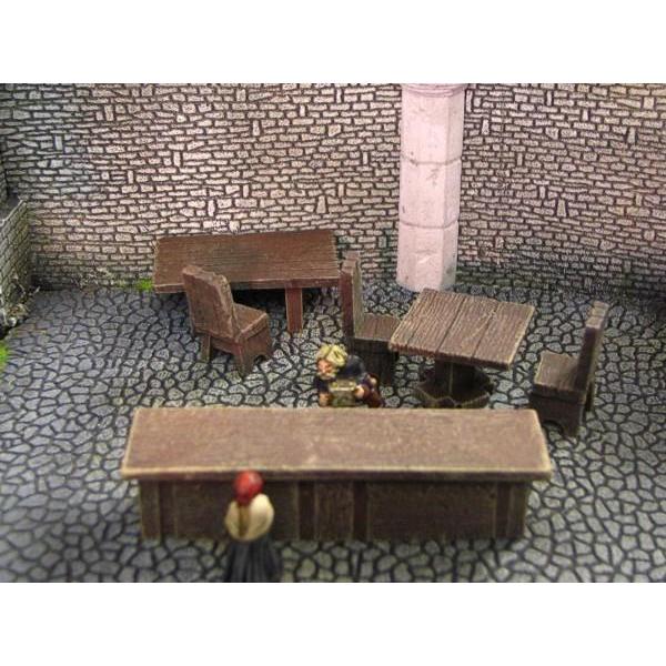 Tisch (Quadrat) mit 3 Stühlen